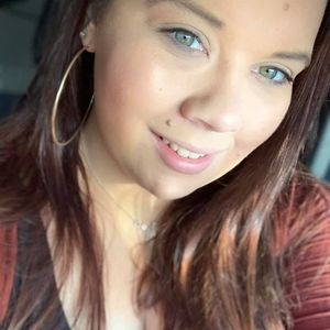 Meet your Posher, Caitlin